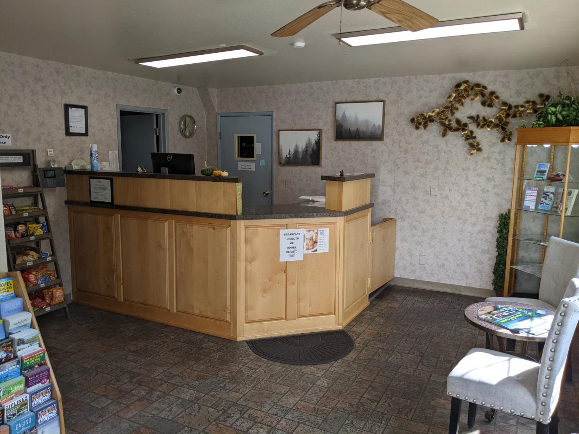 Hi-Lo Motel, Cafe And Rv Park Weed Exterior photo