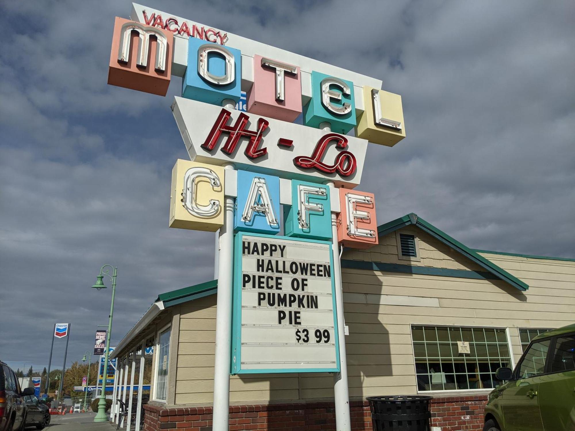 Hi-Lo Motel, Cafe And Rv Park Weed Exterior photo