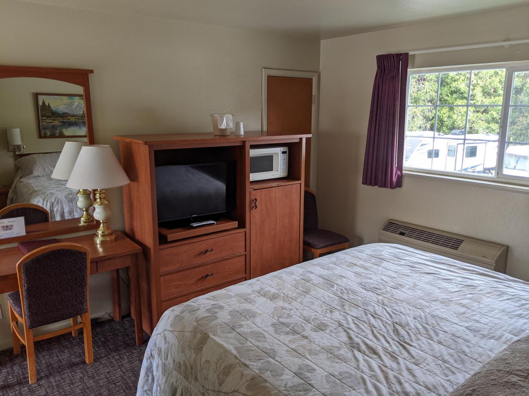 Hi-Lo Motel, Cafe And Rv Park Weed Exterior photo