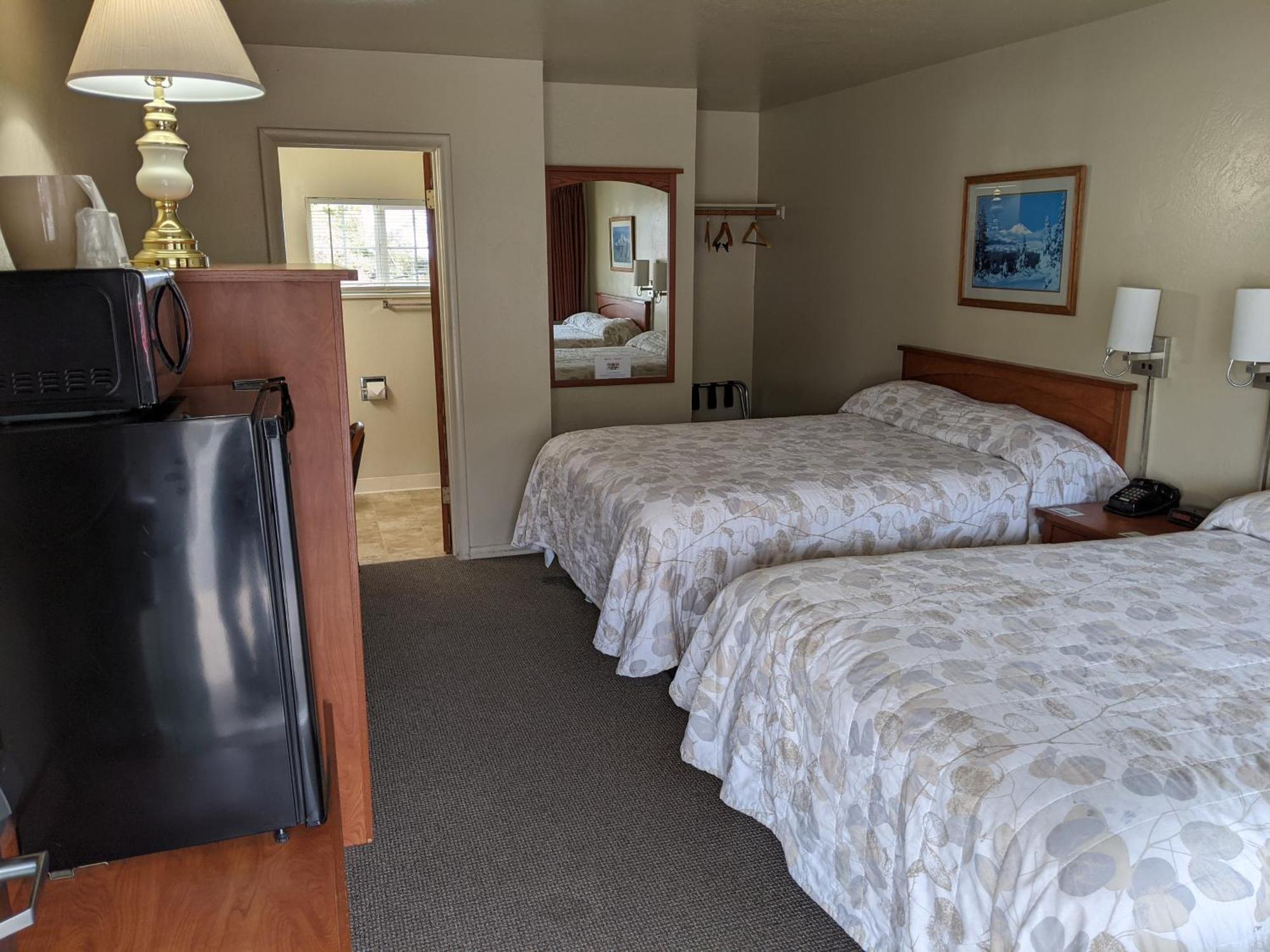 Hi-Lo Motel, Cafe And Rv Park Weed Exterior photo